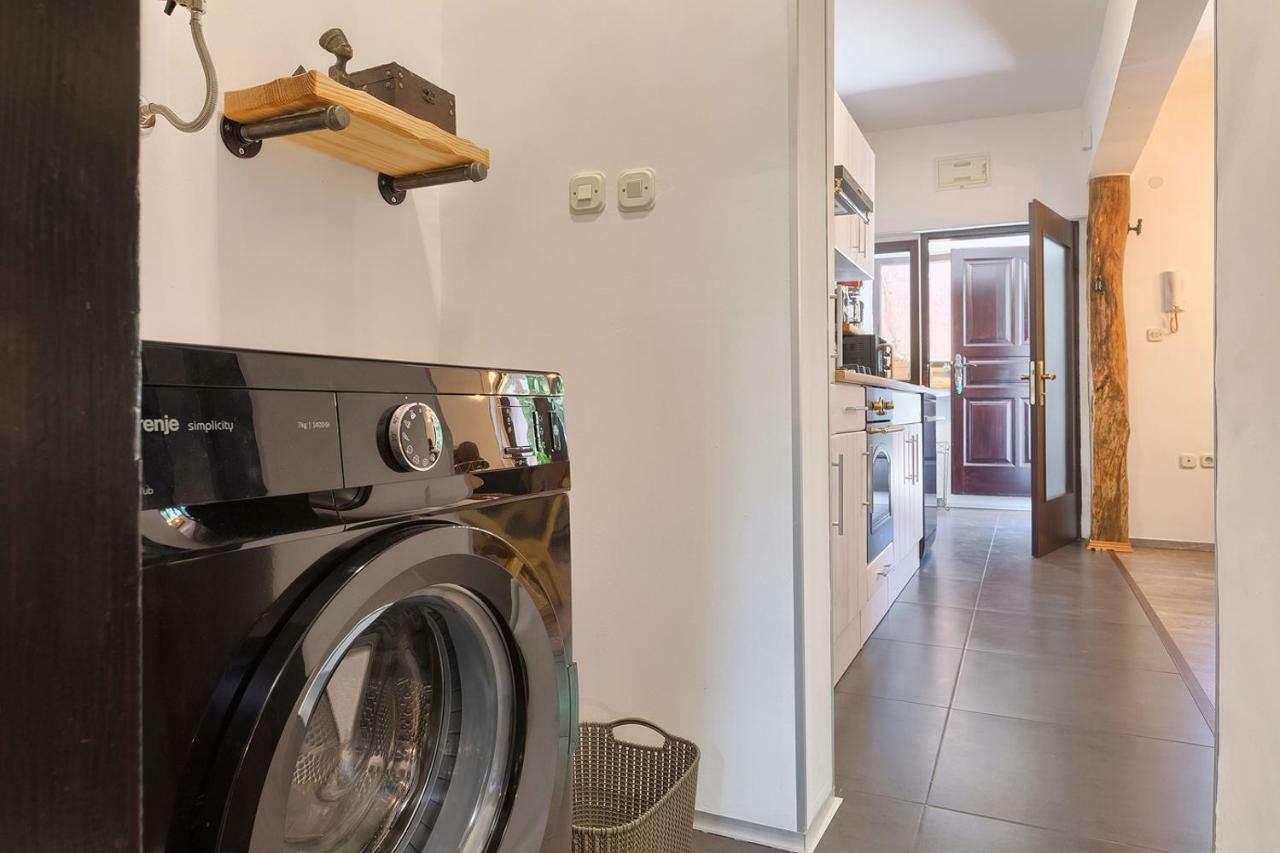 Apartment Olga พูลา ภายนอก รูปภาพ