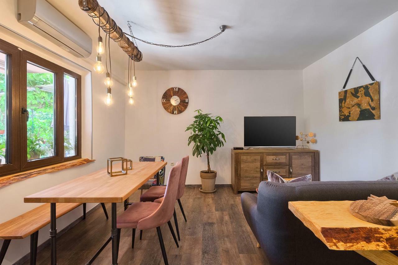 Apartment Olga พูลา ภายนอก รูปภาพ