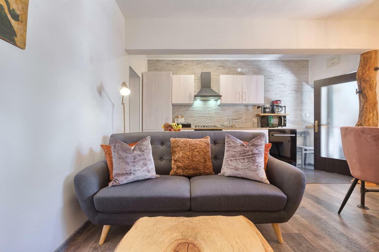 Apartment Olga พูลา ภายนอก รูปภาพ